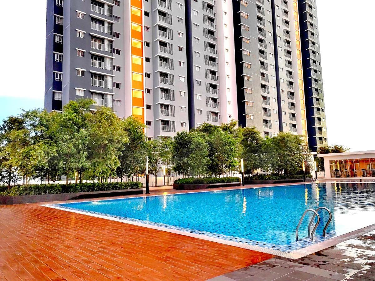 Alanis Residence 7 Pax @ Sepang Klia Kota Warisan Bagian luar foto