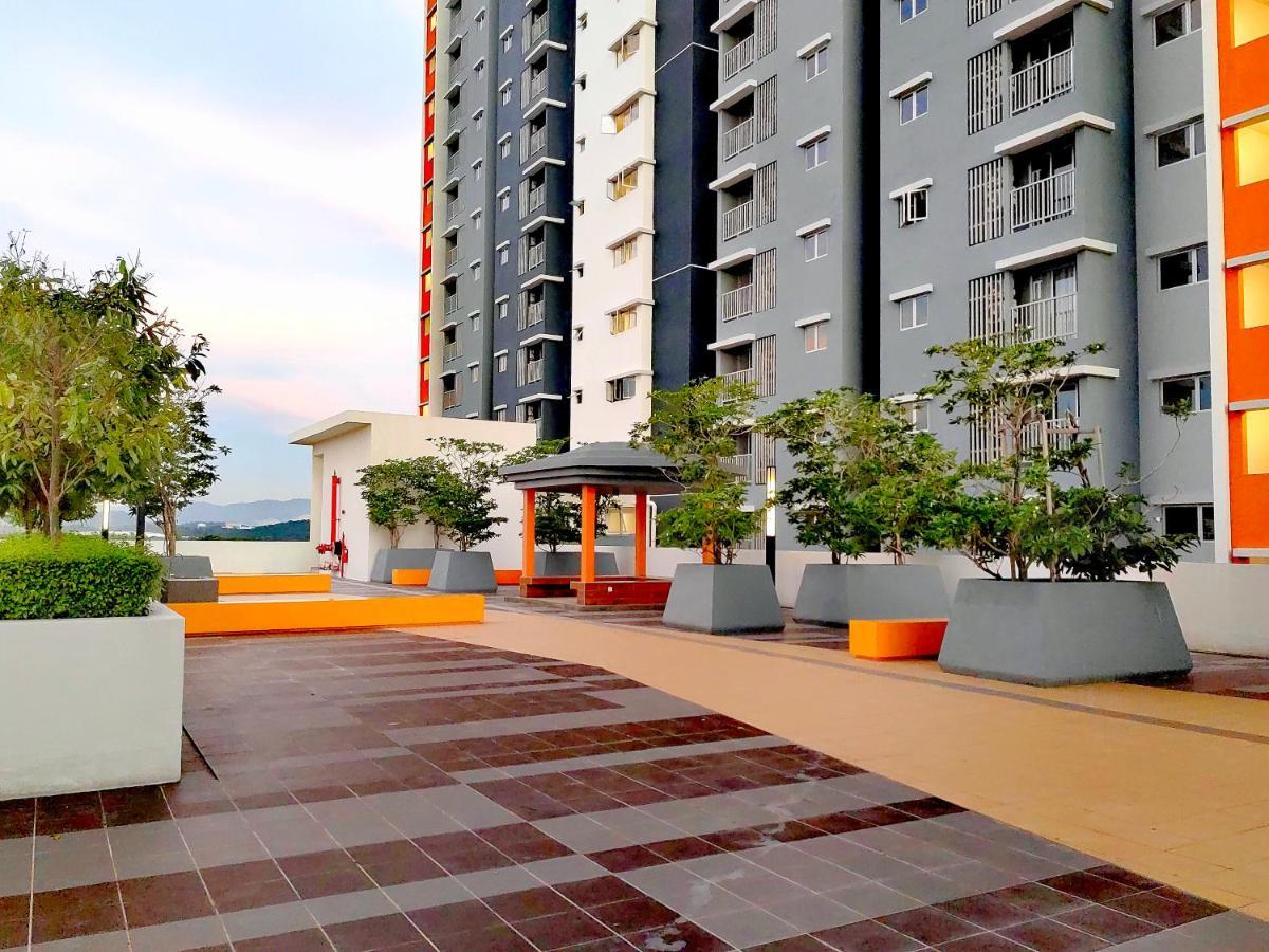 Alanis Residence 7 Pax @ Sepang Klia Kota Warisan Bagian luar foto