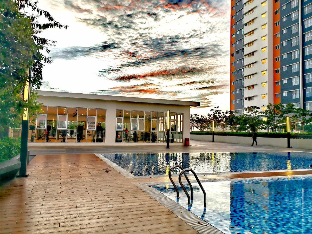 Alanis Residence 7 Pax @ Sepang Klia Kota Warisan Bagian luar foto