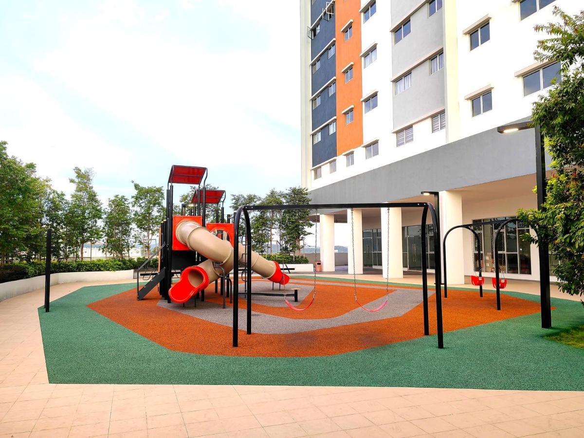 Alanis Residence 7 Pax @ Sepang Klia Kota Warisan Bagian luar foto