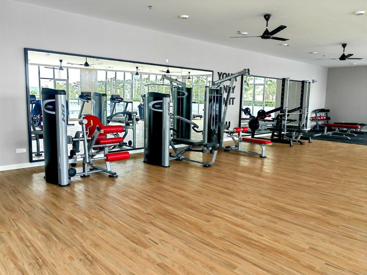 Alanis Residence 7 Pax @ Sepang Klia Kota Warisan Bagian luar foto