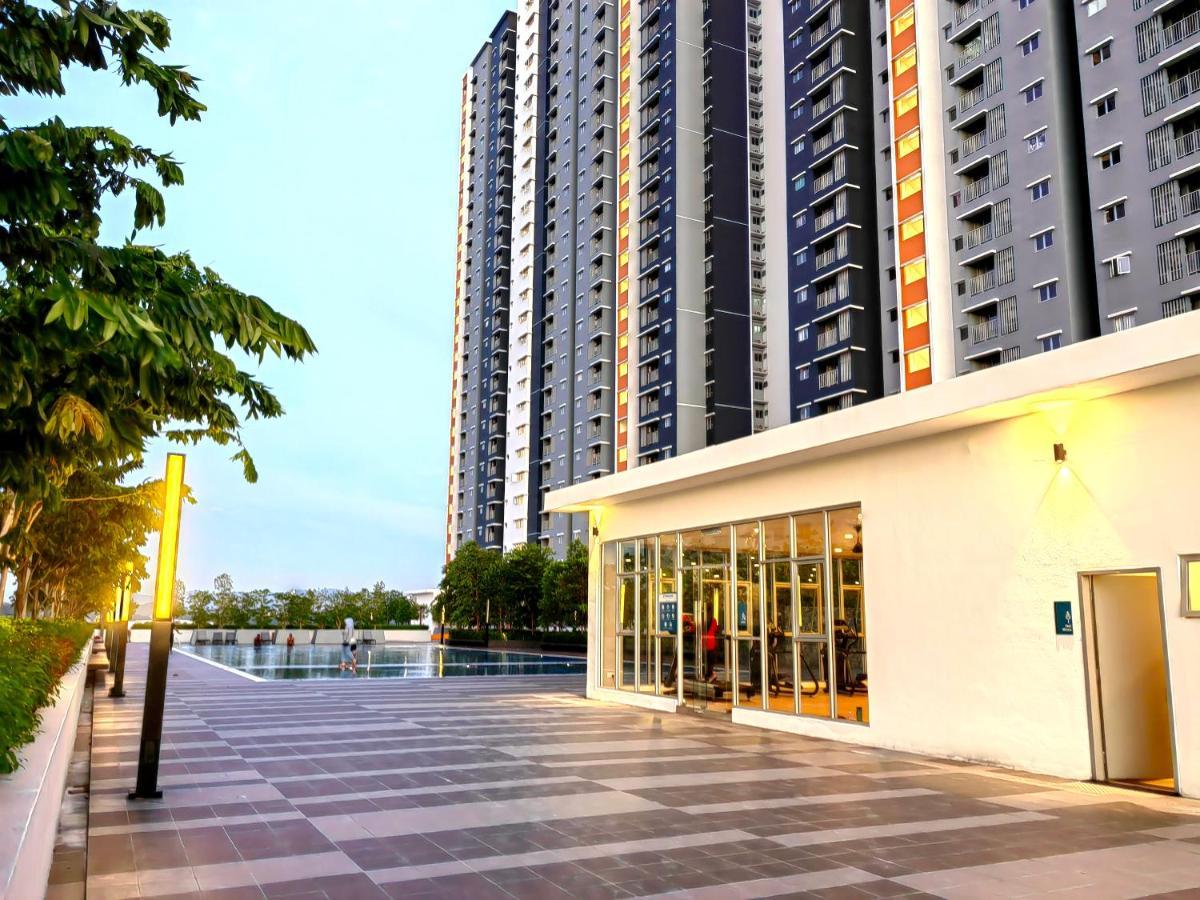 Alanis Residence 7 Pax @ Sepang Klia Kota Warisan Bagian luar foto